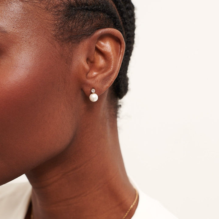 D.Louise Bridal Gold Pearl Stud Earrings close up