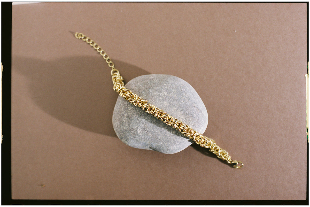 Niche Jewellery Shyla Cinque Gold Chunky Chain Bracelet detail