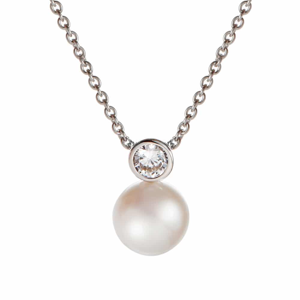 Chic Freshwater Pendant Necklace