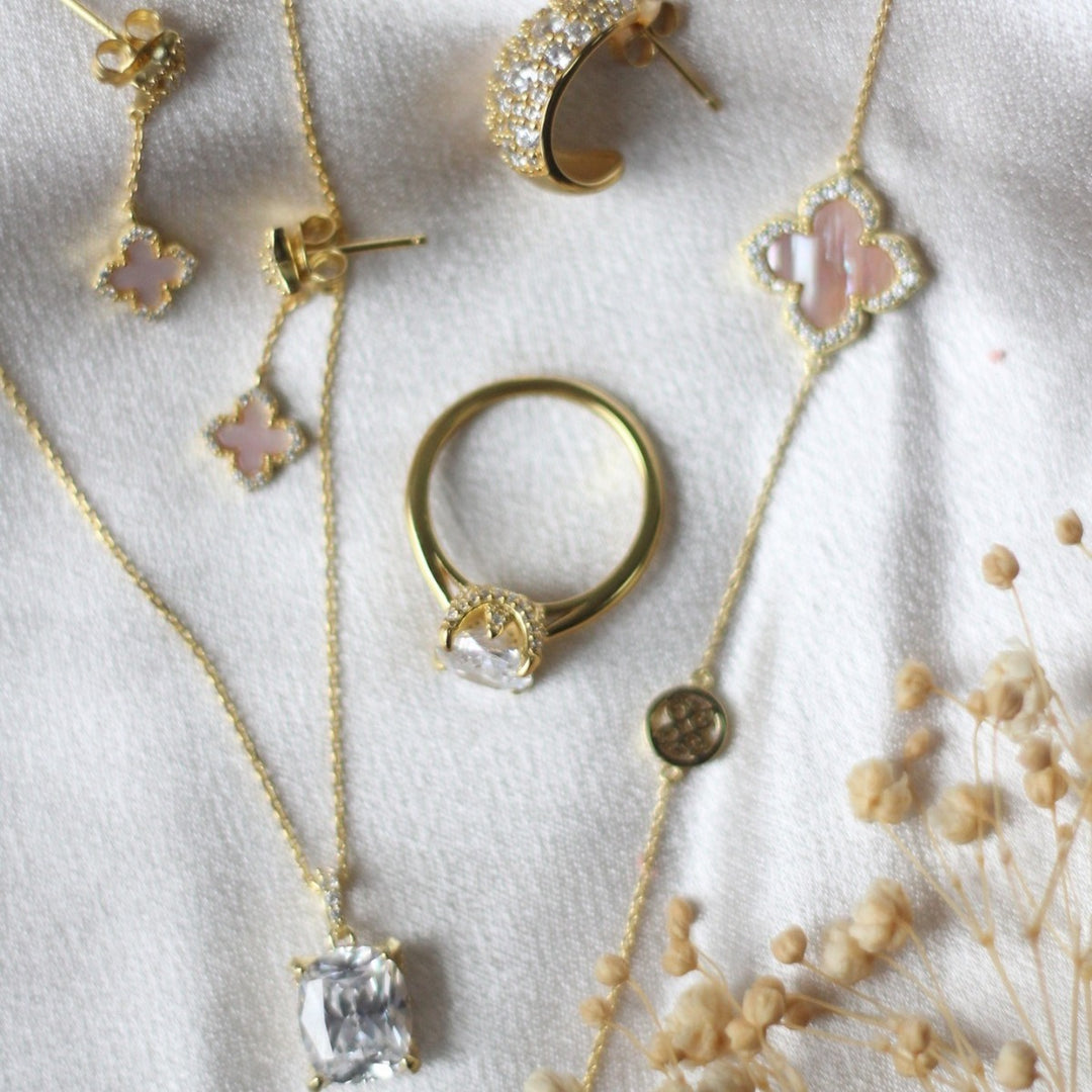 Georgini Sydney Soiree Fairwater Mother of Pearl Clover Bracelet - Gold IB1188G