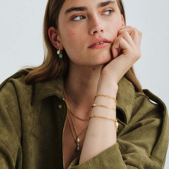 Niche Jewellery Enamel Copenhagen Significant Pearl Gold Bracelet detail
