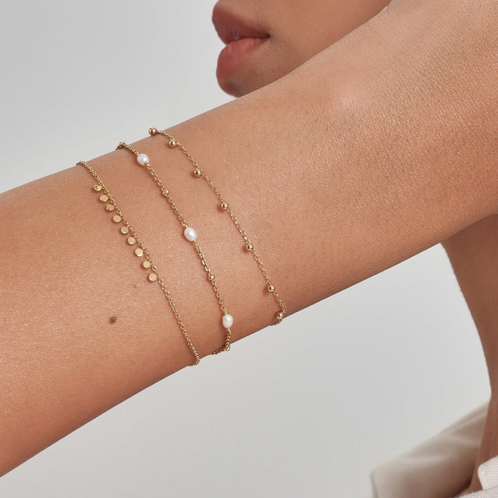 Niche Jewellery Ania Haie Dangling Disc Gold Bracelet detail