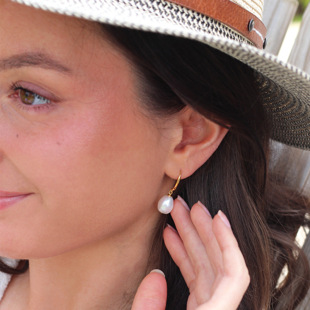 Niche Jewellery Jersey Pearl Baroque Drop Earrings detail