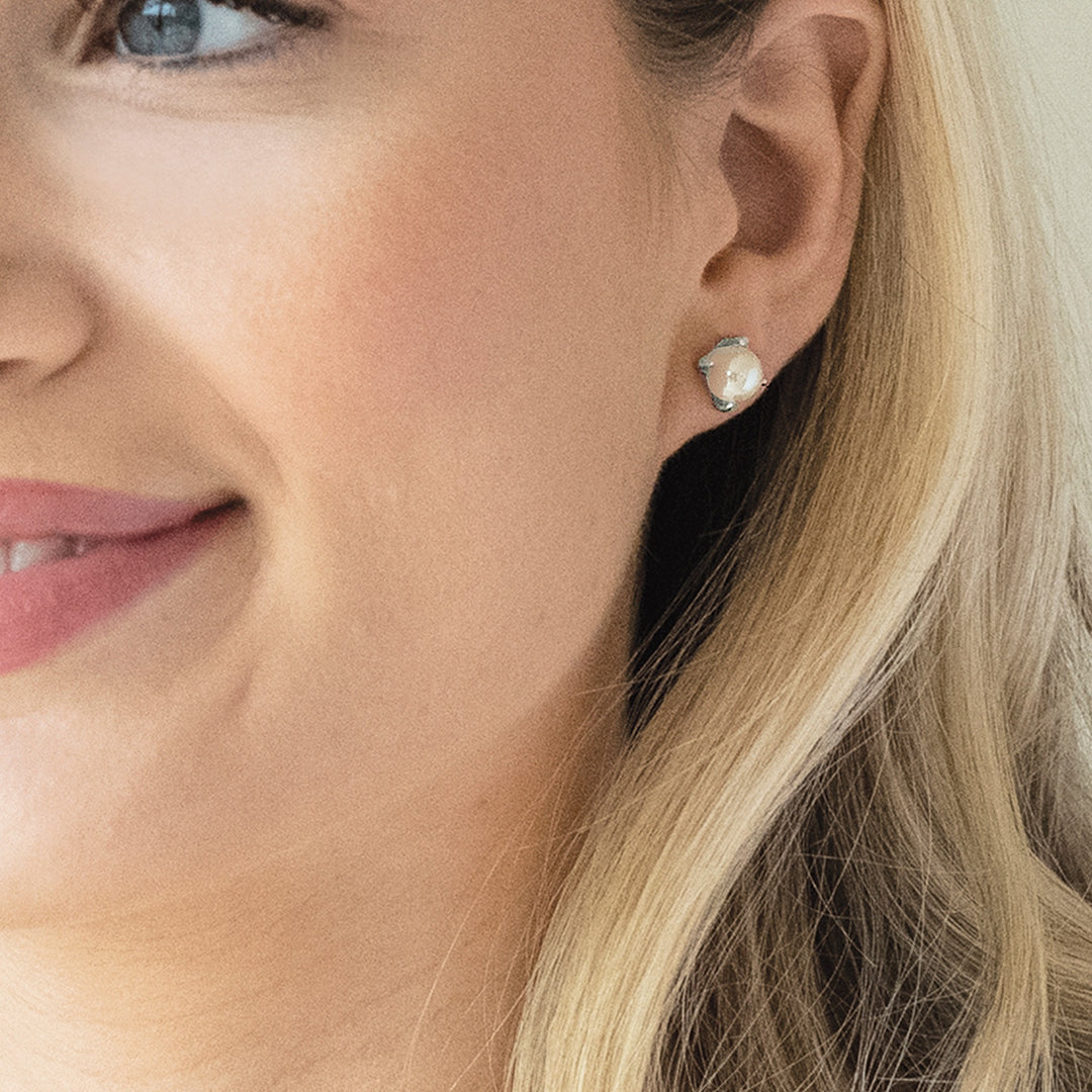 Niche Jewellery Ivory & Co Cairo Rhodium Pearl Stud Earrings