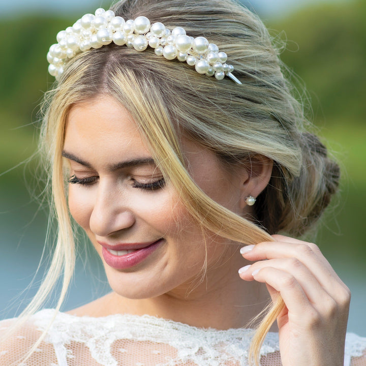 Niche Jewellery Ivory & Co Cairo Rhodium Pearl Stud Earrings detail