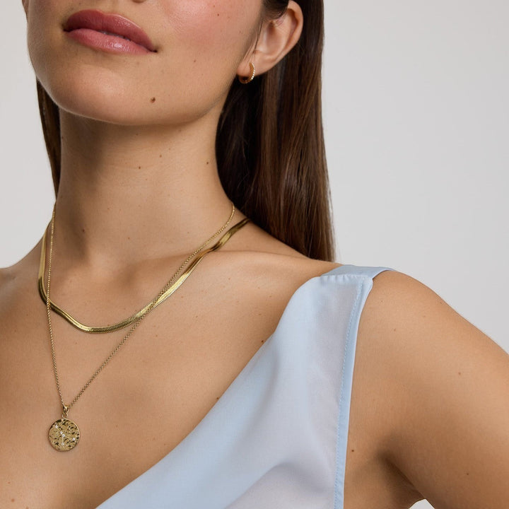 D.Louise Zodiac Talisman Gold Necklace - Cancer constellation detail