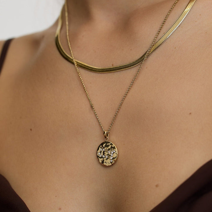 D.Louise Zodiac Talisman Gold Necklace - Gemini constellation detail