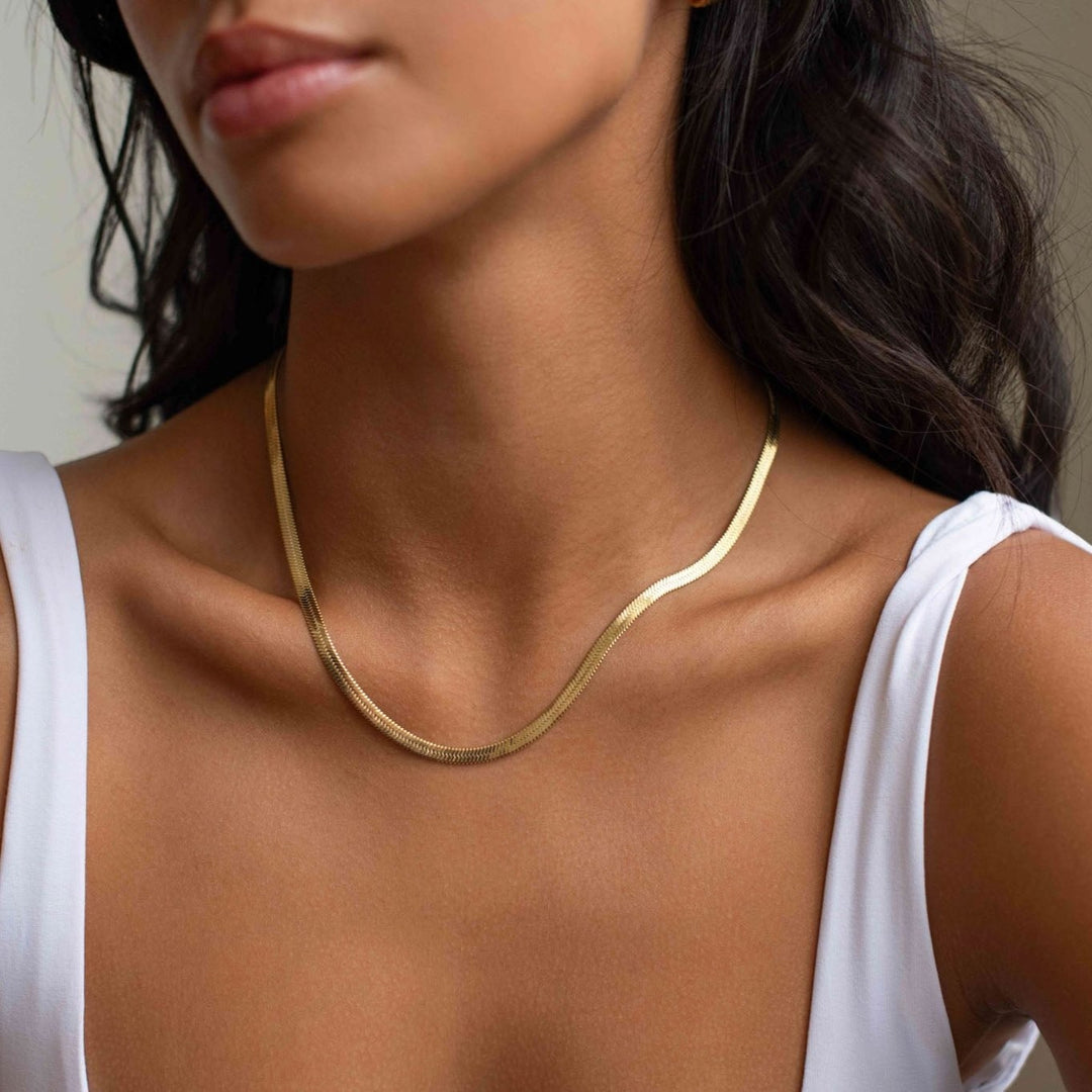 D.Louise Essentials Snake Chain Gold Necklace product view