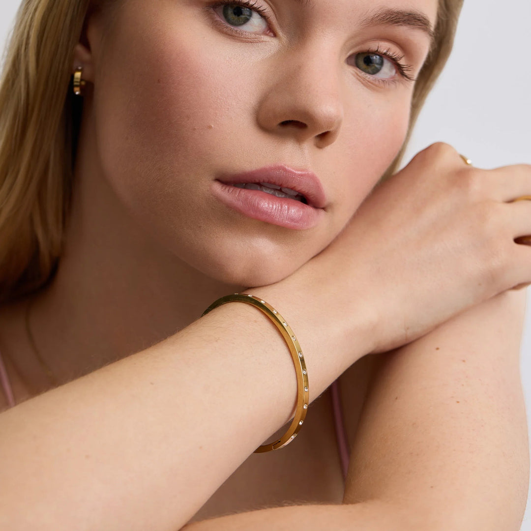 D.Louise Eternity Gold Slim Bangle