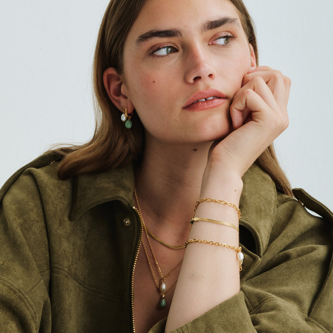 Niche Jewellery Enamel Copenhagen Significant Sage Gold Necklace detail