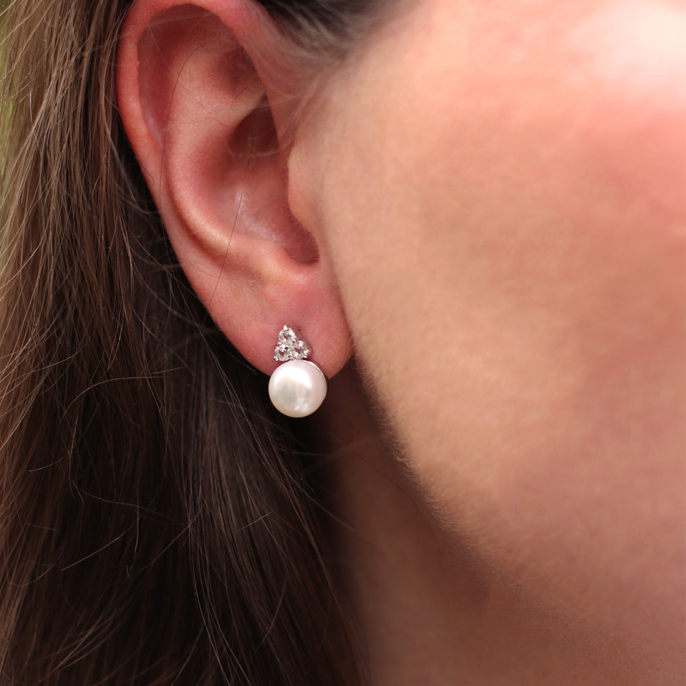 Niche Jewellery Jersey Pearl Soiree Freshwater Pearl and White Topaz Stud Earrings detail