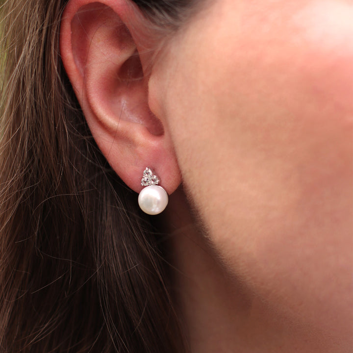 Niche Jewellery Jersey Pearl Soiree Freshwater Pearl and White Topaz Stud Earrings detail