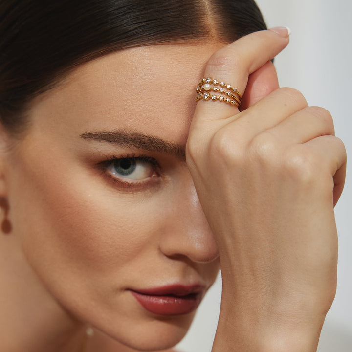 Niche Jewellery Ania Haie Gold Bezel Cubic Zirconia Zig-Zag Ring worn on model