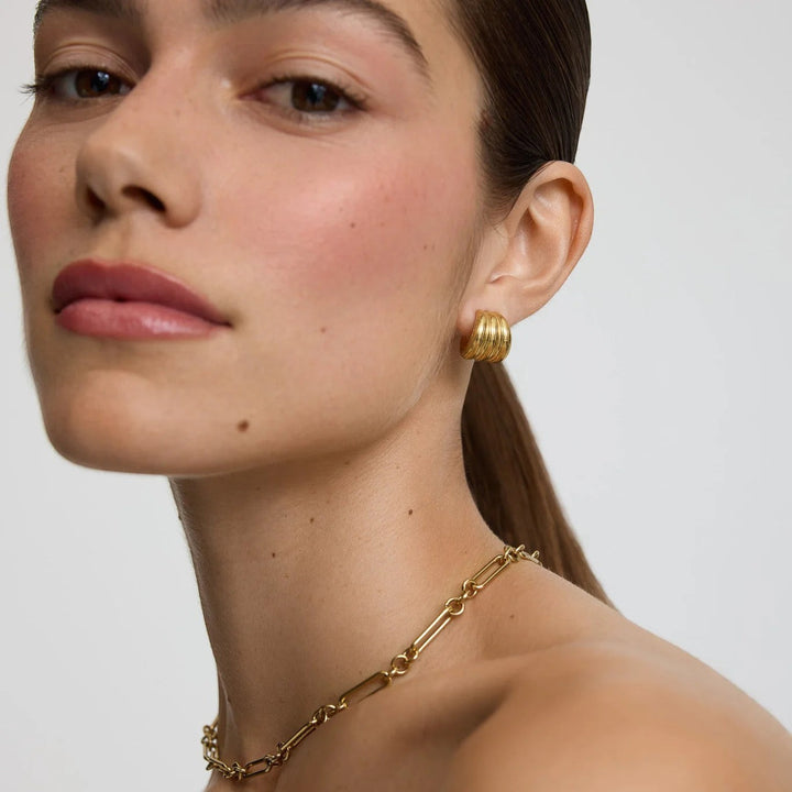 D.Louise Ribbed Small Gold Hoop Earrings