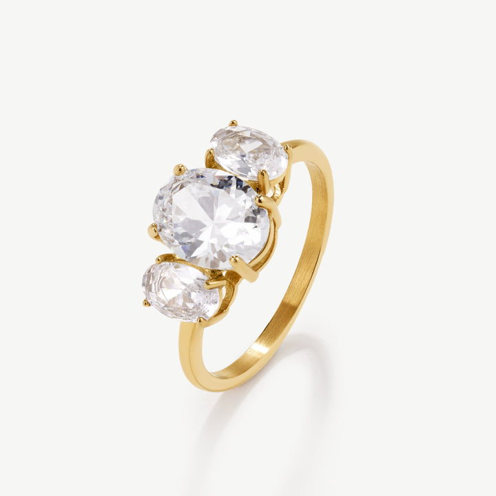 Niche Jewellery D.Louise Oval Trilogy Diamond-Inspired Ring 2ct detail