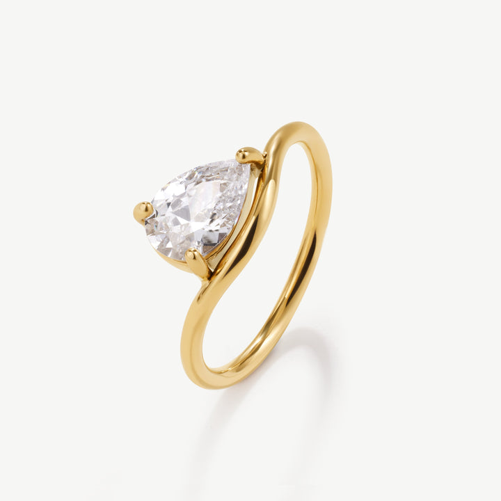 Niche Jewellery D.Louise Pear Promise Ring detail