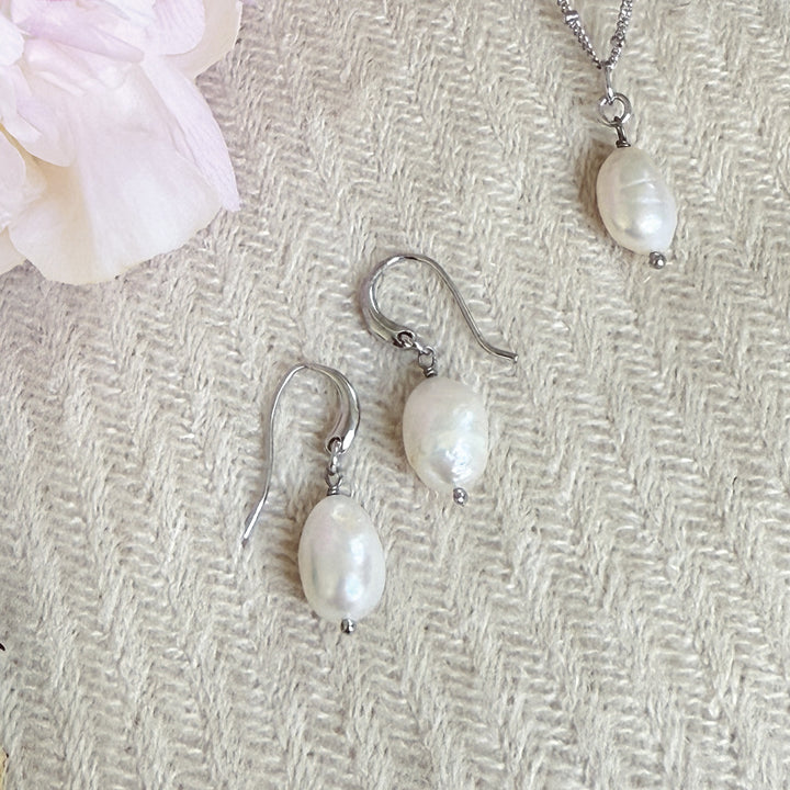 Niche Jewellery Ivory & Co Saint Lucia Rhodium Pearl Earrings