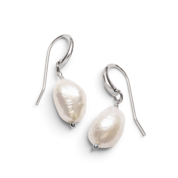 Niche Jewellery Ivory & Co Saint Lucia Rhodium Pearl Earrings detail