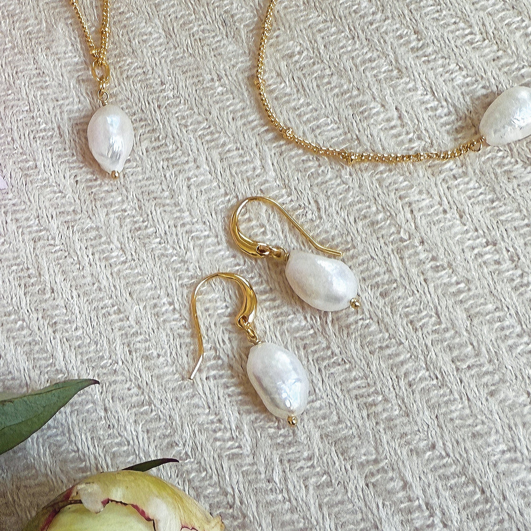 Niche Jewellery Ivory & Co Saint Lucia Gold Pearl Earrings