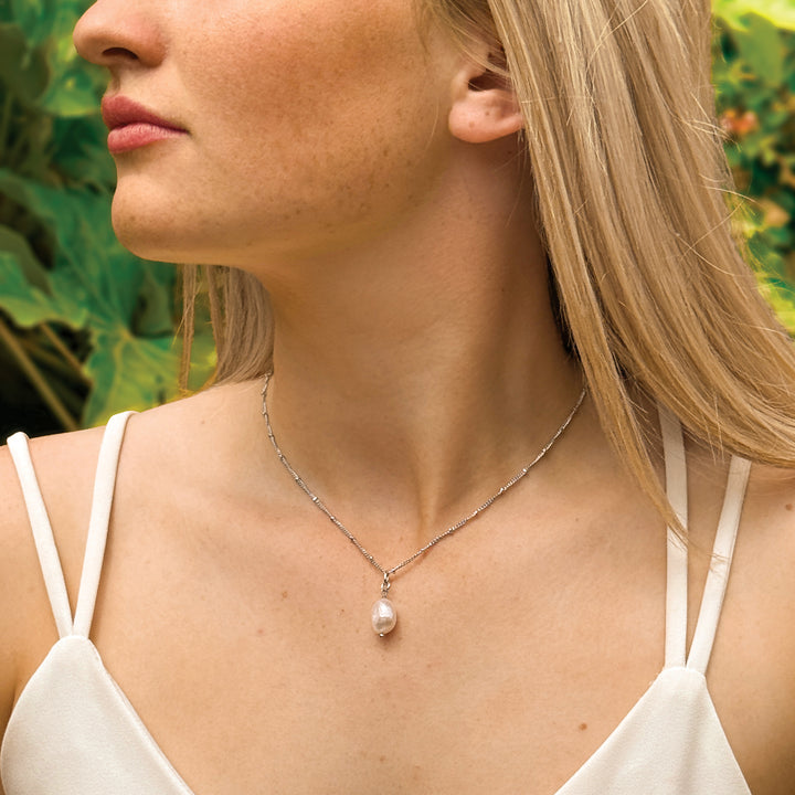 Niche Jewellery Ivory & Co Saint Lucia Rhodium Pearl Pendant detail