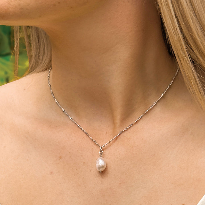Niche Jewellery Ivory & Co Saint Lucia Rhodium Pearl Pendant detail