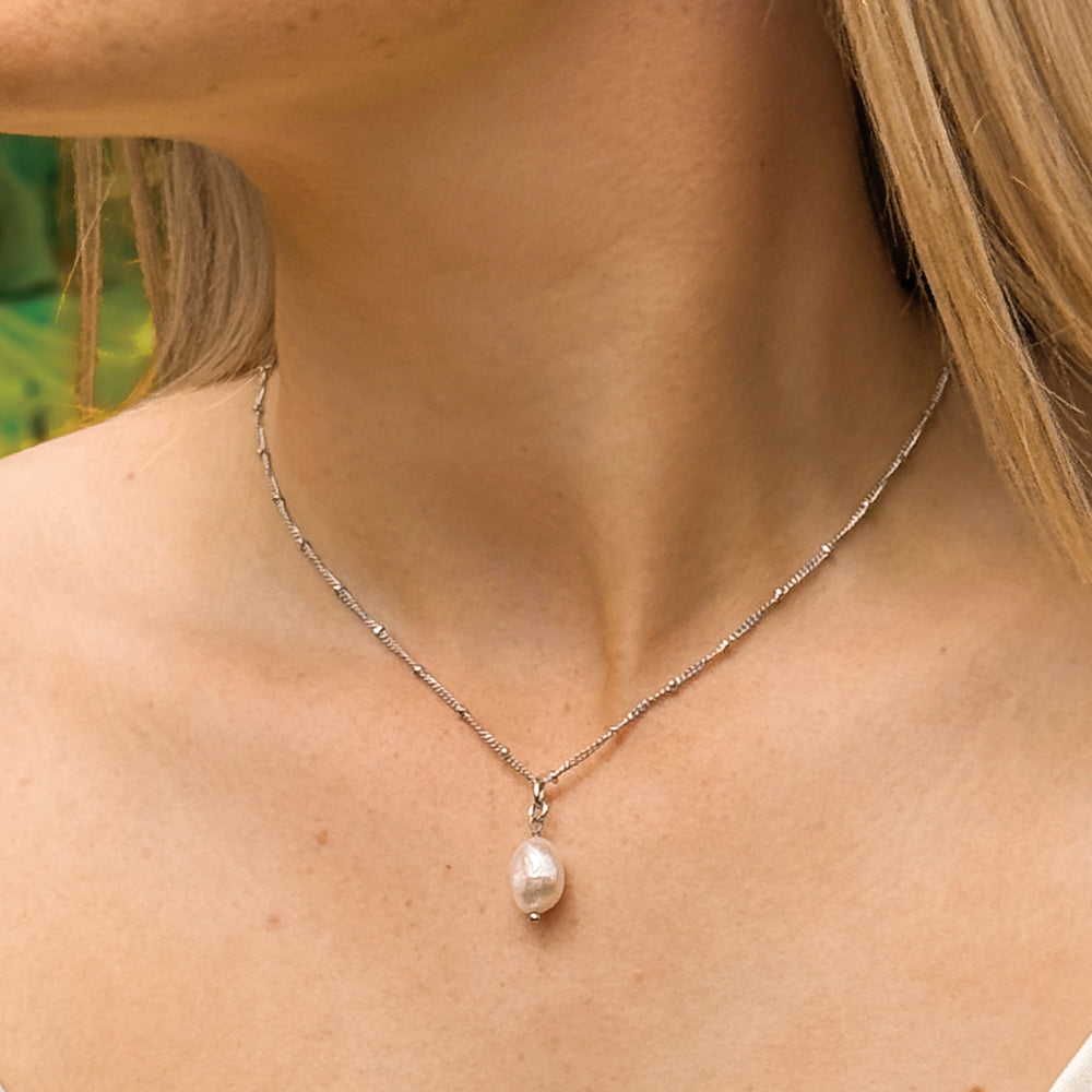 Niche Jewellery Ivory & Co Saint Lucia Rhodium Pearl Pendant detail