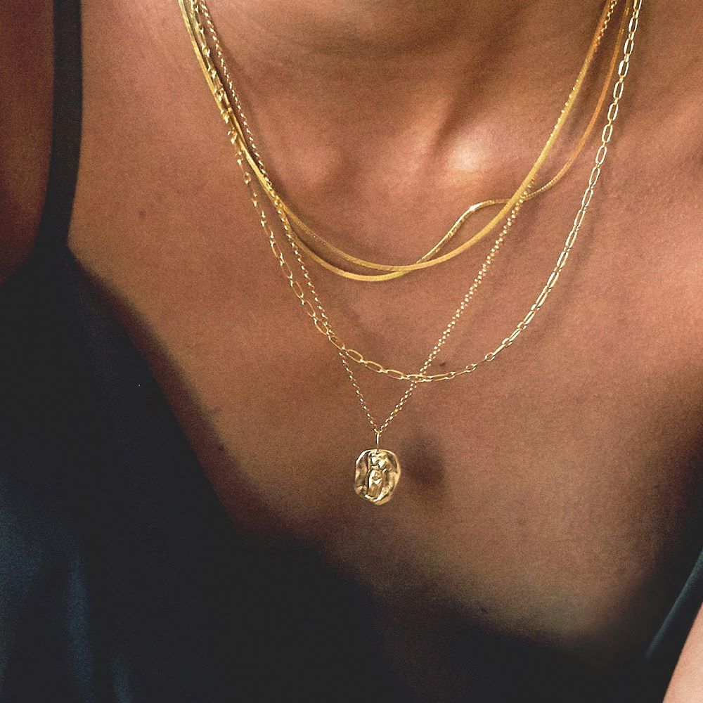 Daisy Aphrodite Necklace -  Gold AN01_GP
