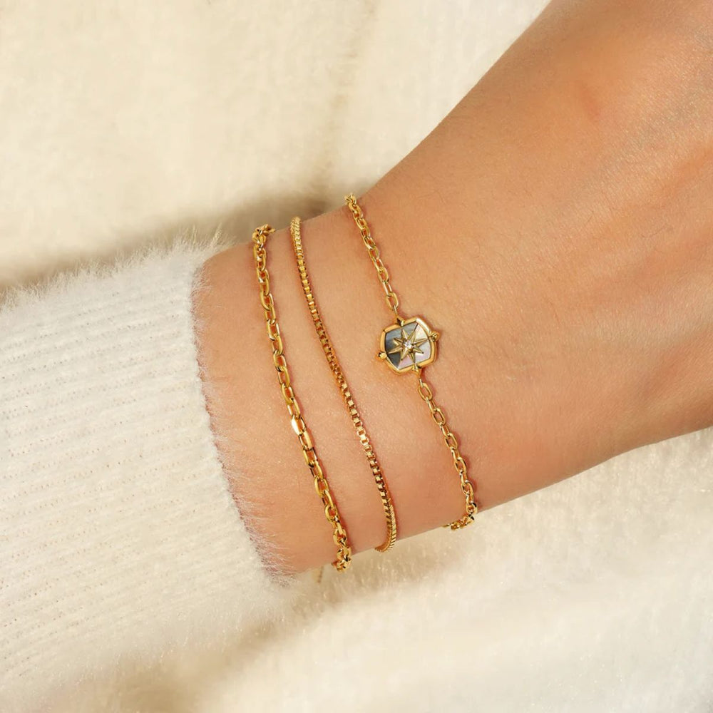 Ania Haie Paper Clip Gold Chain Bracelet. Item code B067-02G.