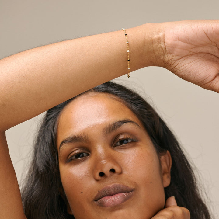 Enamel Copenhagen Lola Salt and Pepper Gold Bracelet. Item code B66G_2_saltnpepper.