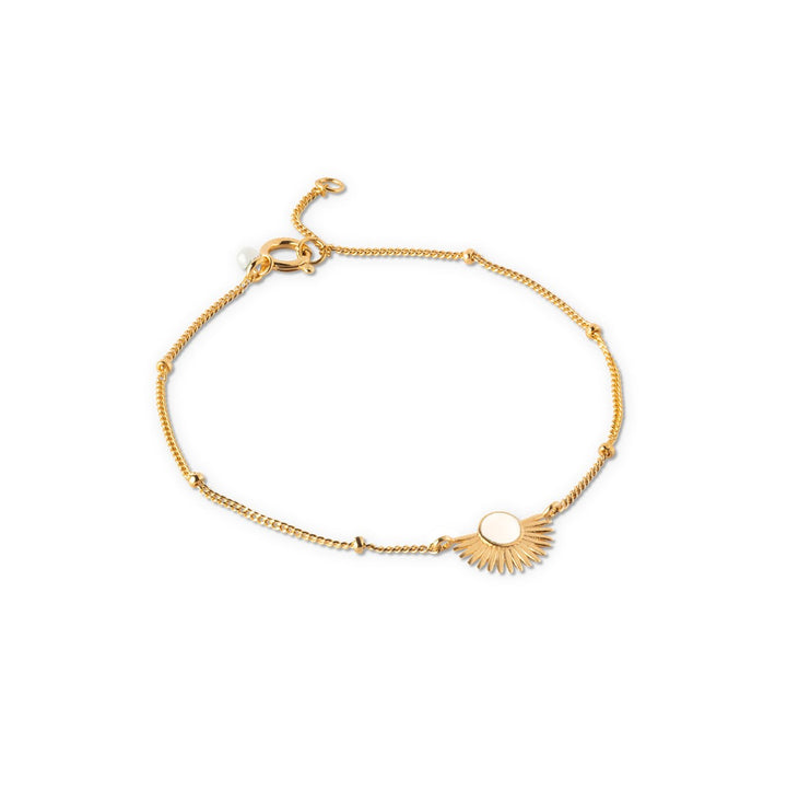 Enamel Copenhagen Soleil Cream Daisy Gold Bracelet. Item code B78GM_daisy.