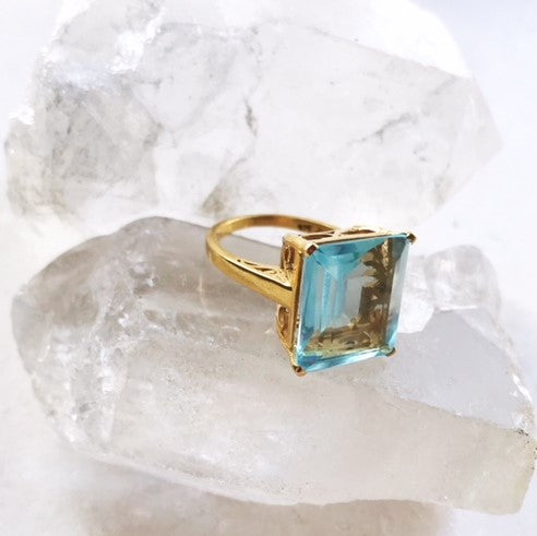 Shyla London Claudia Statement Ring - Light Blue