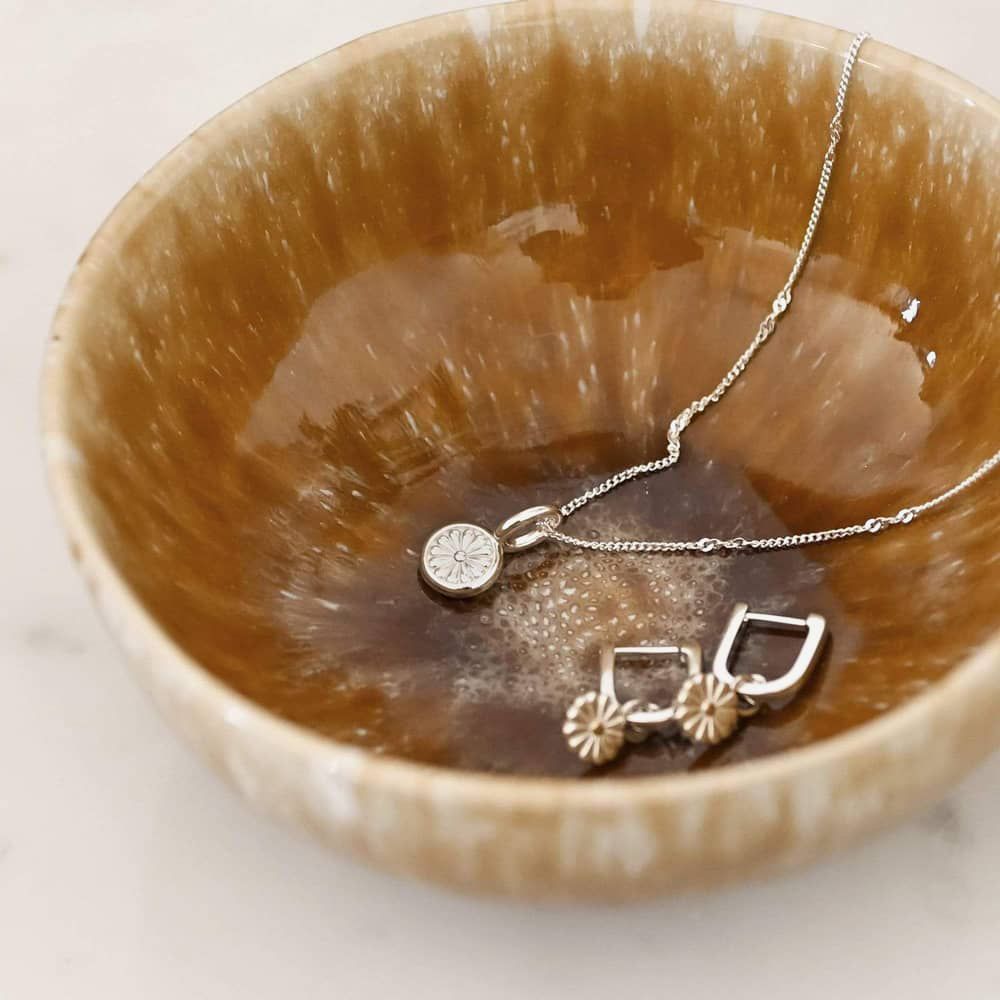 Daisy Bloom Mini Pendant Necklace - Silver DN01_SLV