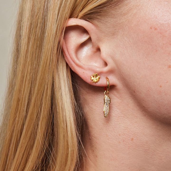 Enamel Copenhagen Organic Clover Gold Stud Earrings. Item code E238GM.