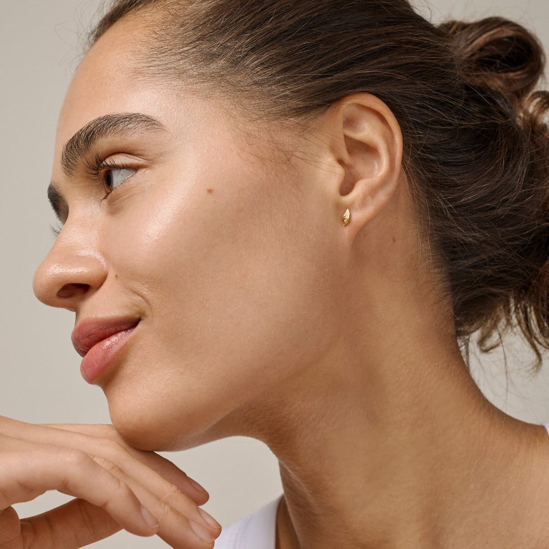 Enamel Copenhagen Organic Leaf Gold Stud Earrings E409G