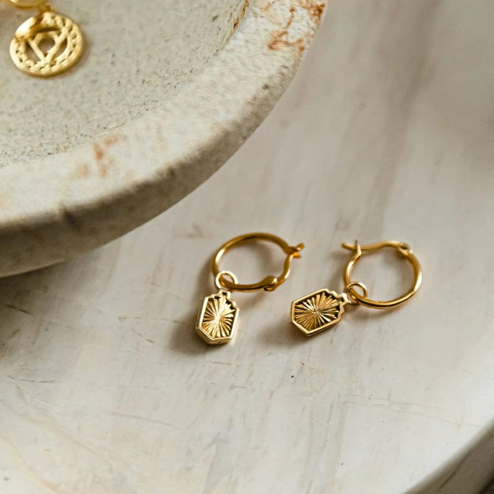 Daisy  Estée Lalonde Sunburst Shield Charm Earrings - Gold ELE15_GP