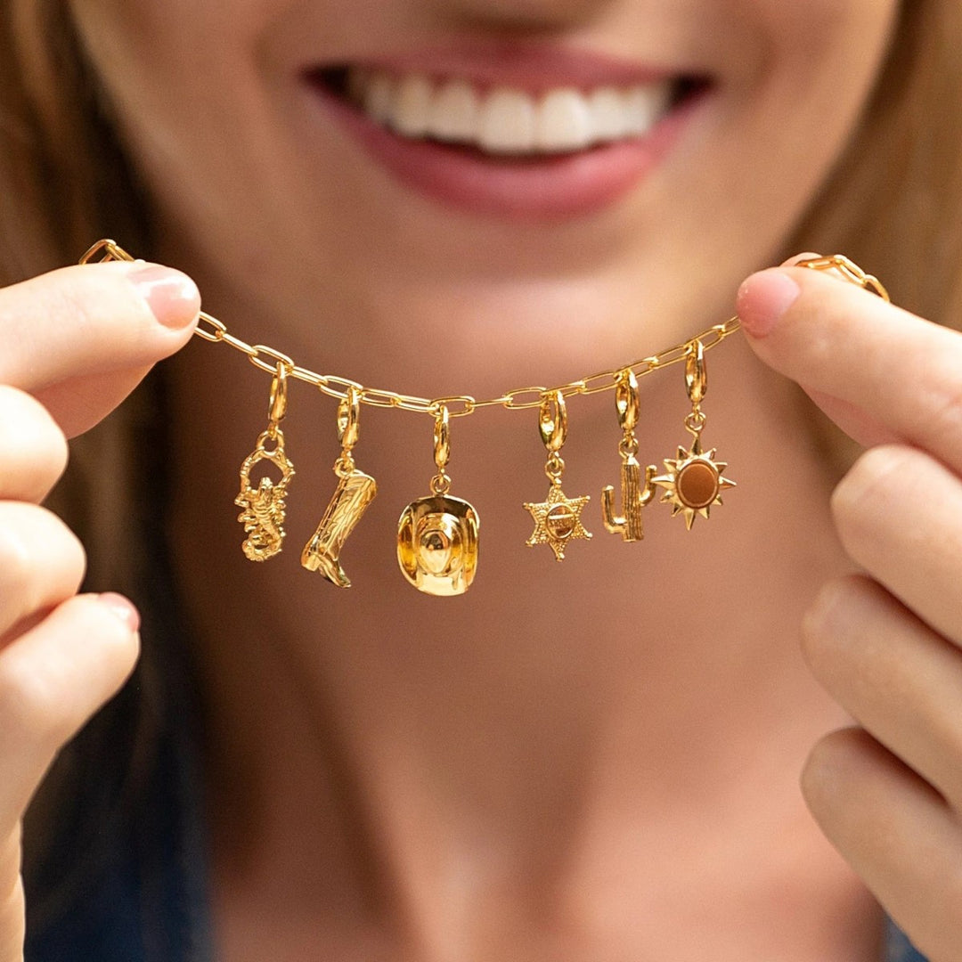 Lily Charmed Oval Link Charm Bracelet Gold - item number CBRGOVAL