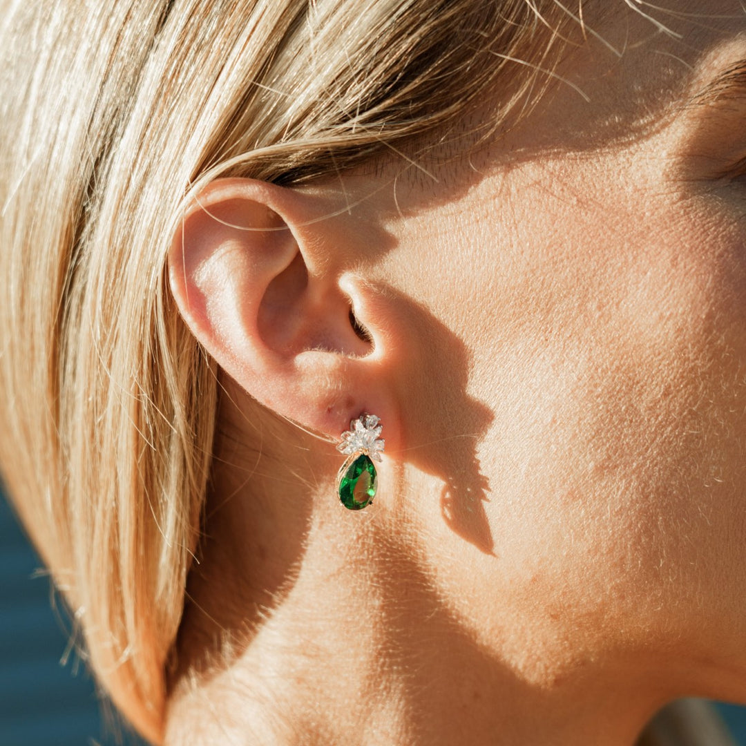 Georgini Chic Noel Two Tone Emerald Green Earrings. Item code: IE1194W