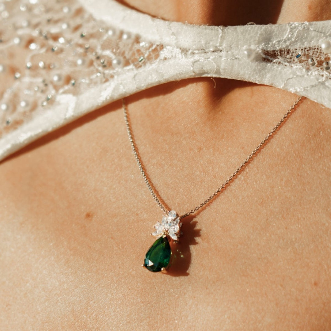 Georgini Chic Noel Two Tone Emerald Green Pendant. Item code: IP1194W