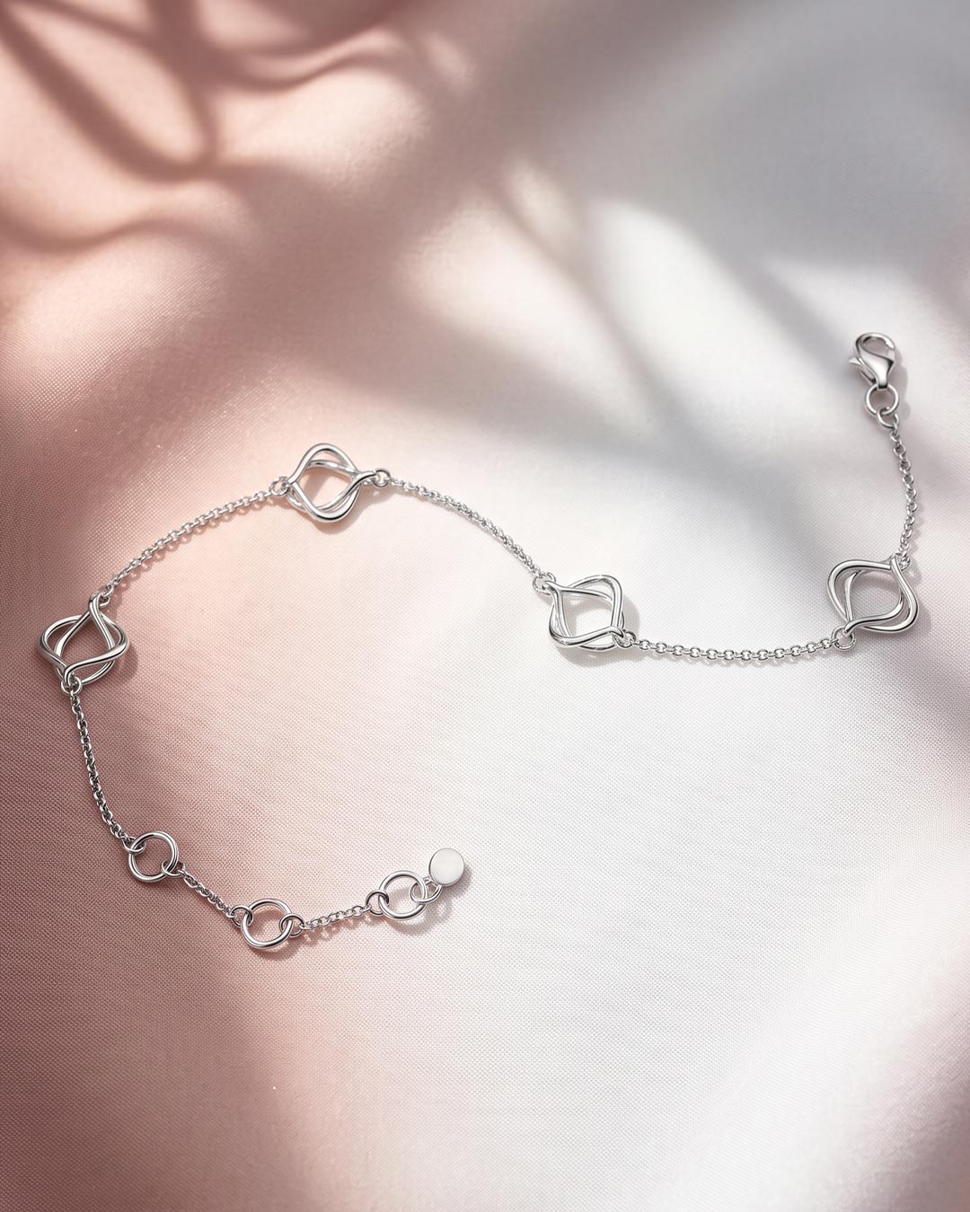Niche Jewellery Kit Heath Alicia Fine Silver Station Bracelet detail