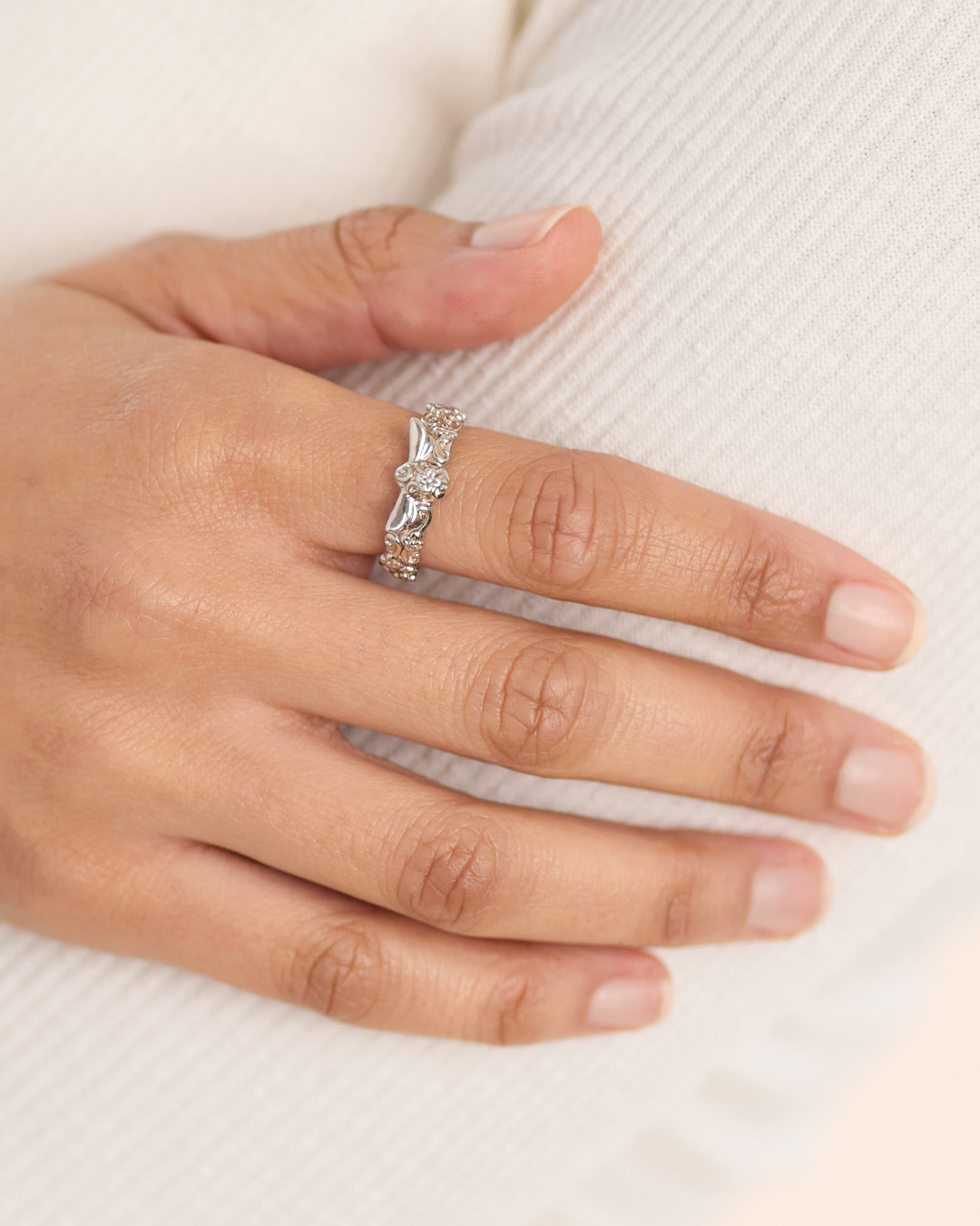 Niche Jewellery Kit Heath Blossom Flyte Honey Bee Silver Ring detail