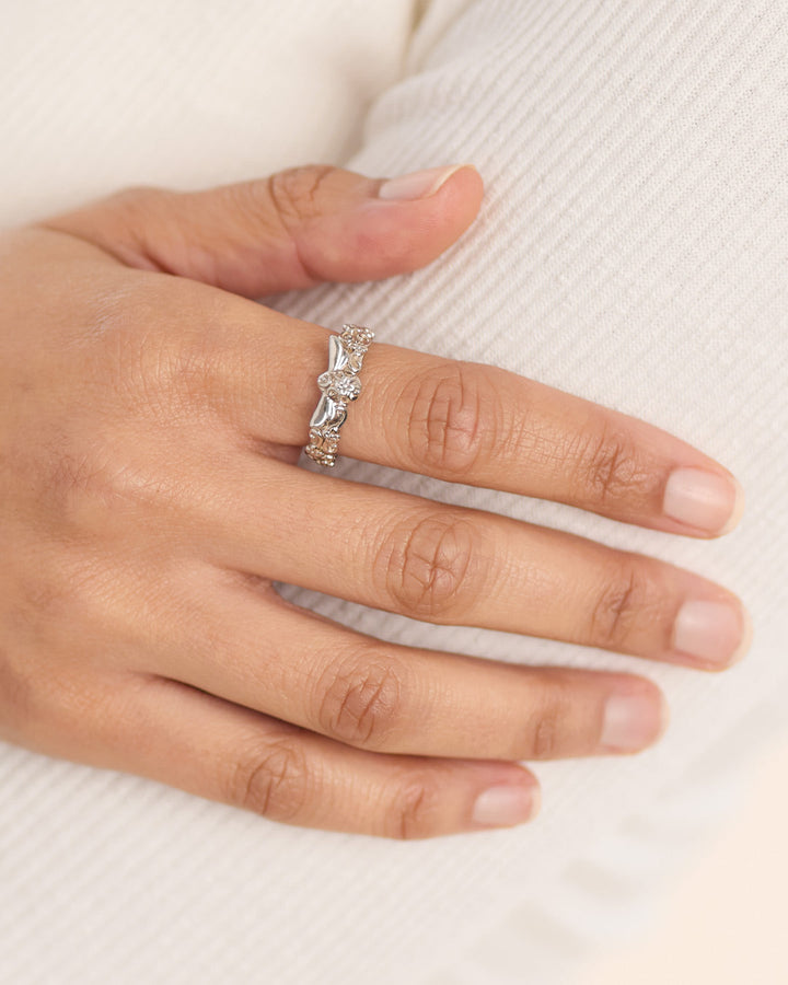 Niche Jewellery Kit Heath Blossom Flyte Honey Bee Silver Ring detail