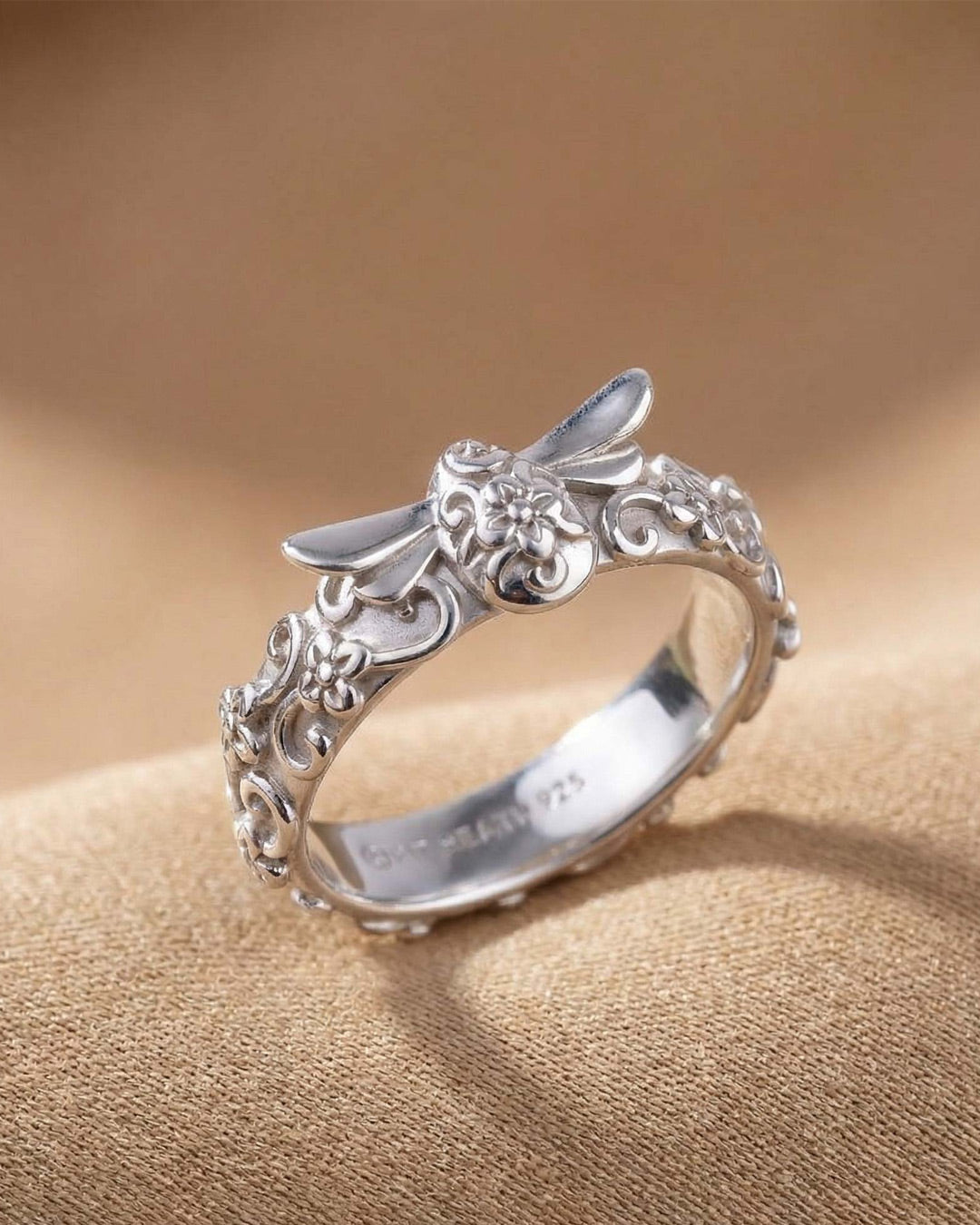 Niche Jewellery Kit Heath Blossom Flyte Honey Bee Silver Ring detail