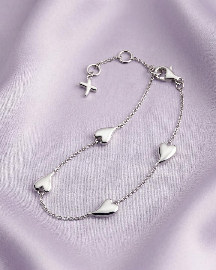 Niche Jewellery Kit Heath Desire Kiss Heart Silver Station Bracelet detail