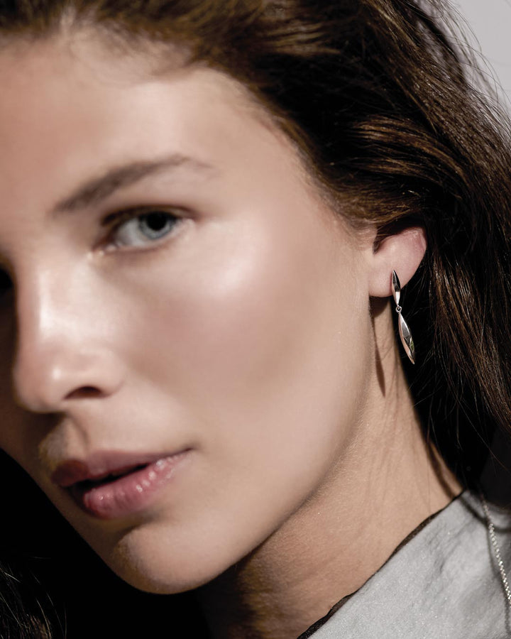 Niche Jewellery Kit Heath Glint Silver Drop Earrings detail