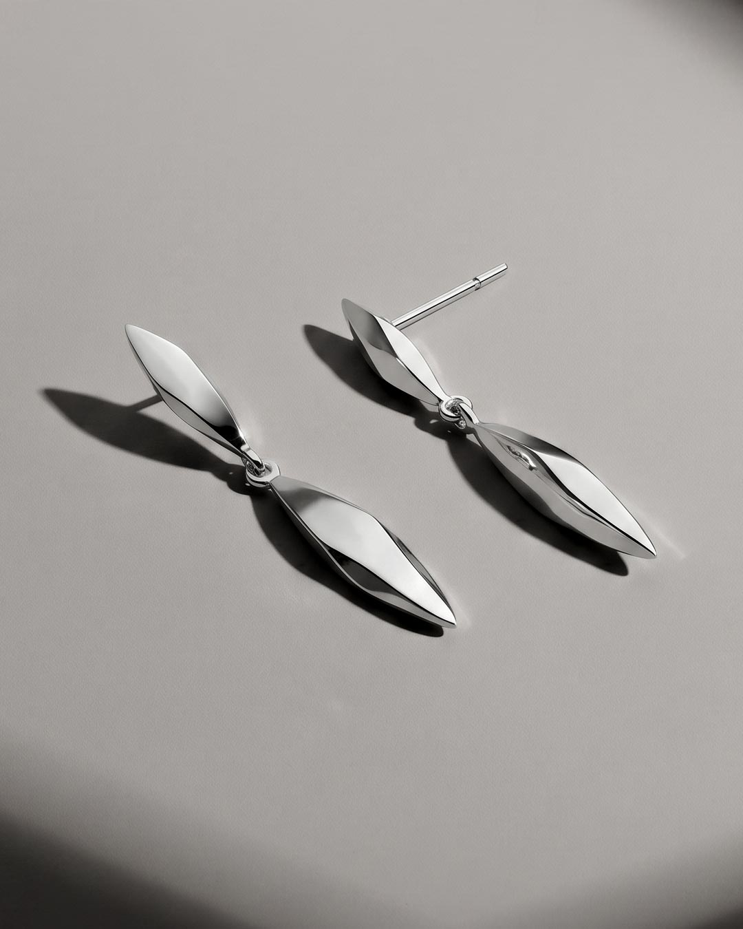 Niche Jewellery Kit Heath Glint Silver Drop Earrings detail