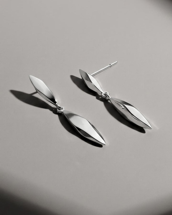 Niche Jewellery Kit Heath Glint Silver Drop Earrings detail
