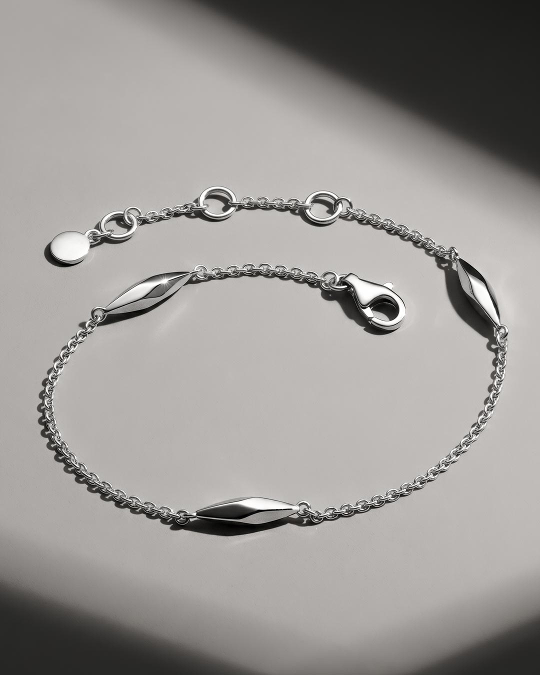 Niche Jewellery Kit Heath Glint Silver Station Bracelet detail