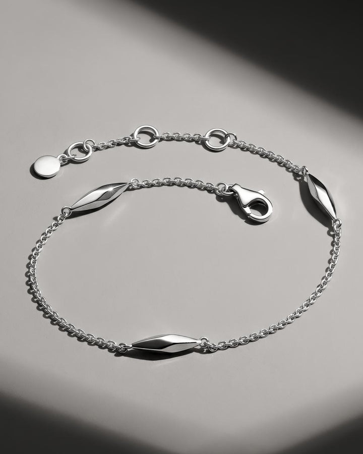Niche Jewellery Kit Heath Glint Silver Station Bracelet detail