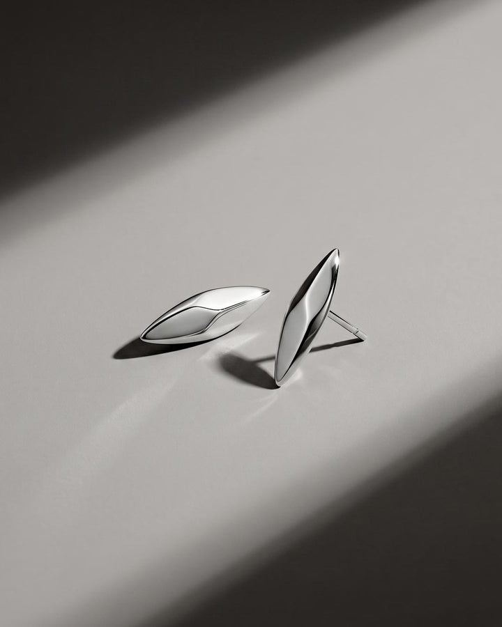 Niche Jewellery Kit Heath Glint Silver Stud Earrings detail