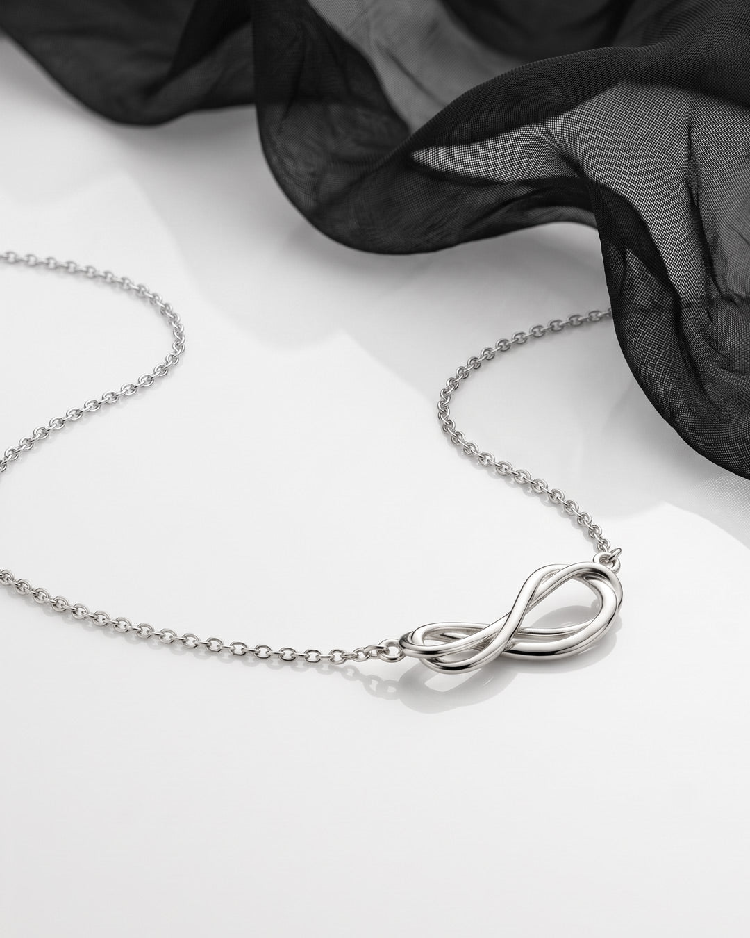 Niche Jewellery Kit Heath Infinity Mini Silver Necklet detail